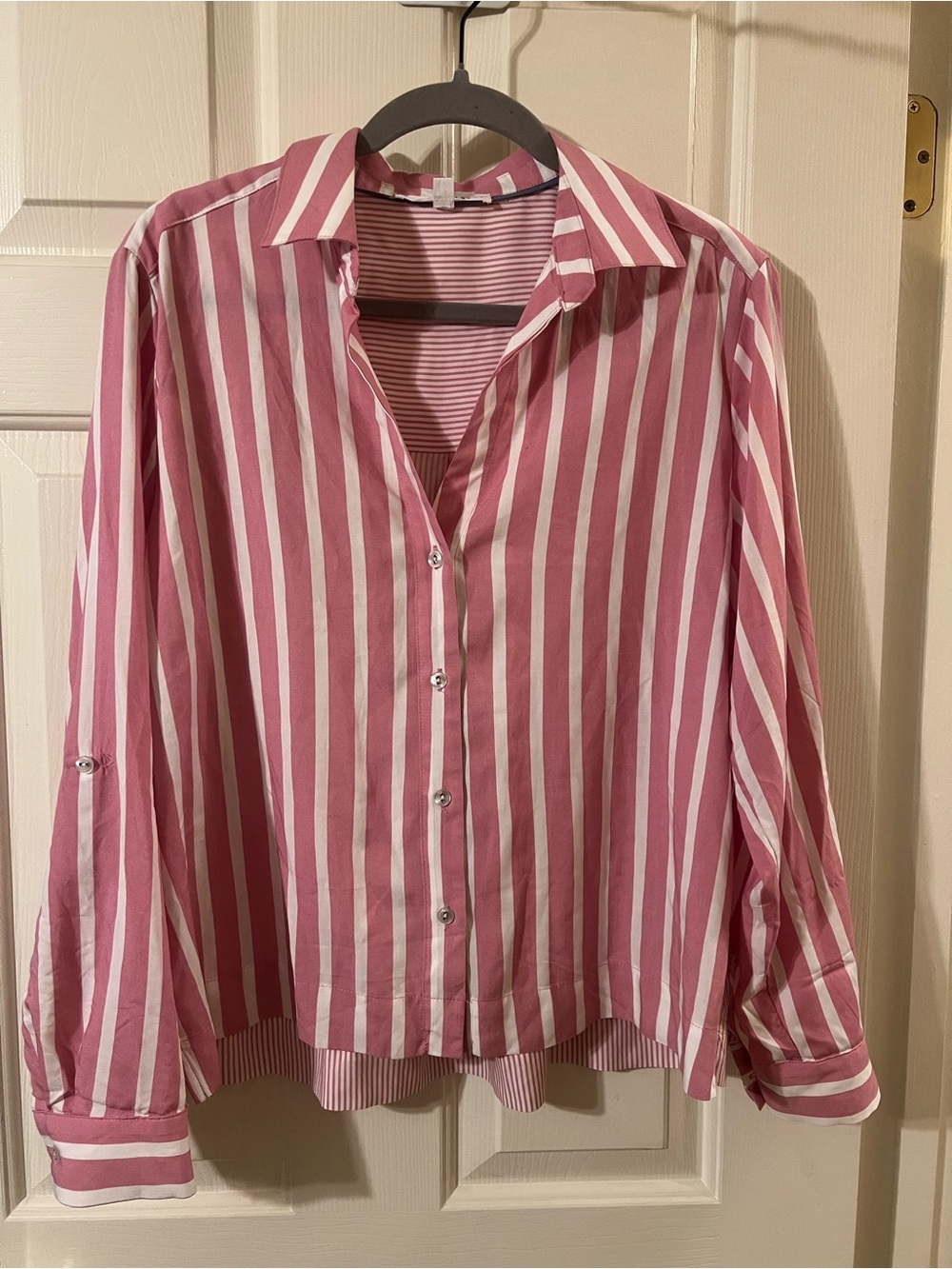 NWOT 🛍️3 for 25 🛍️ Pink & White Striped Button-Down Long Sleeve Blouse Medium